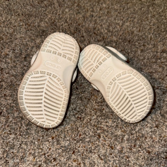Crocs Classic Glitter Clog - Baby / Toddler - Iridescent - EUC - Picture 8 of 11
